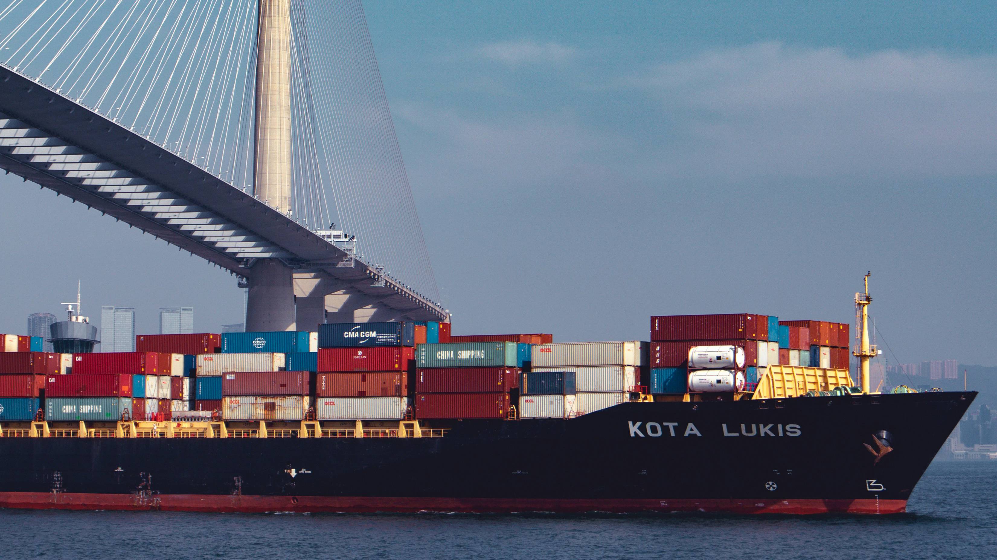 Tantangan dalam International Shipping dan Cara Mengatasinya dengan Freight Forwarder yang Terpercaya